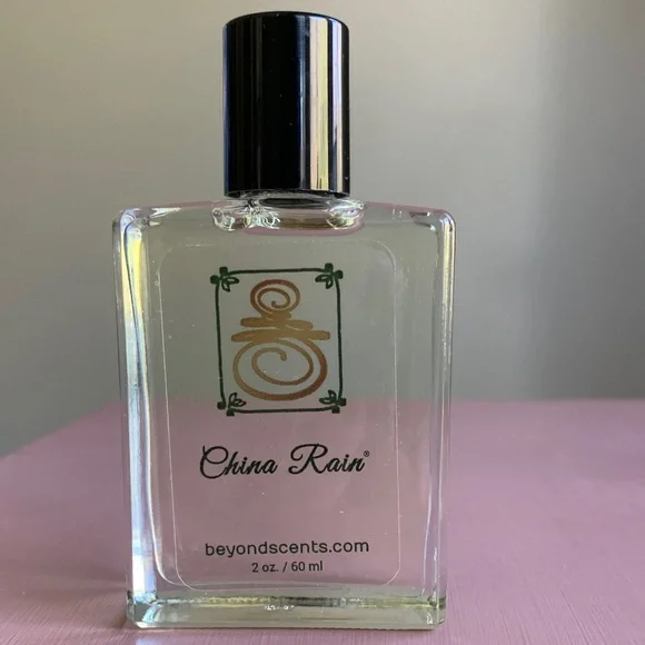 New-China Rain Perfume Oil and Soy Candle Set - Picture 2 of 7